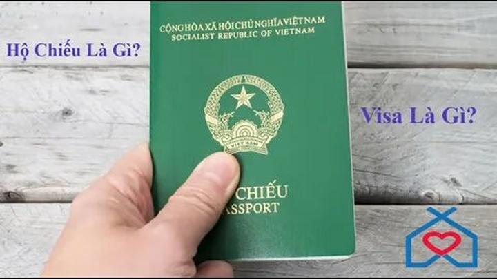 Từ Gần 300 bé mẫu giáo 